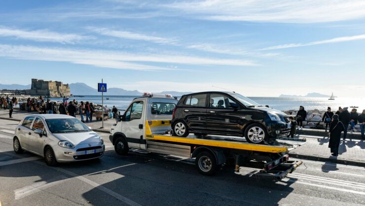Napoli rimozione auto fantasma